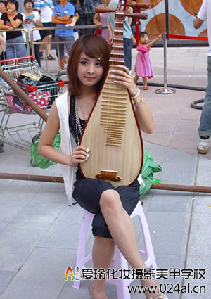 参加《快乐女声》选拔赛